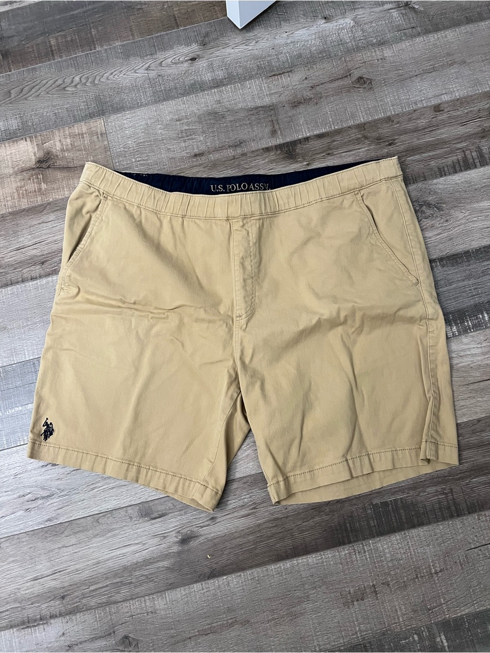 U.S. Polo Assn. Tan Khaki Stretch Waist Shorts size 2XL - Picture 2 of 9